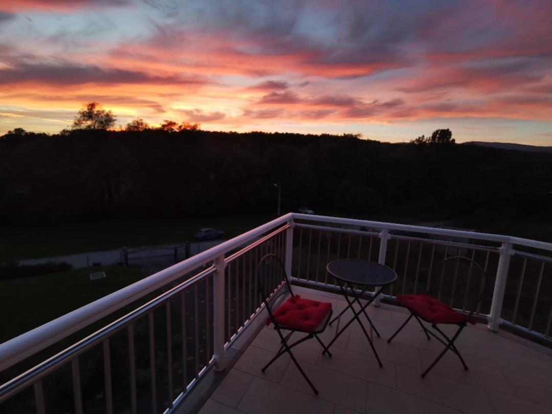 Astarea - Luxe Penthouse In Nature - Jacuzzi - Free Private Parking - Terrace & Balcony - Peace 자그레브 외부 사진